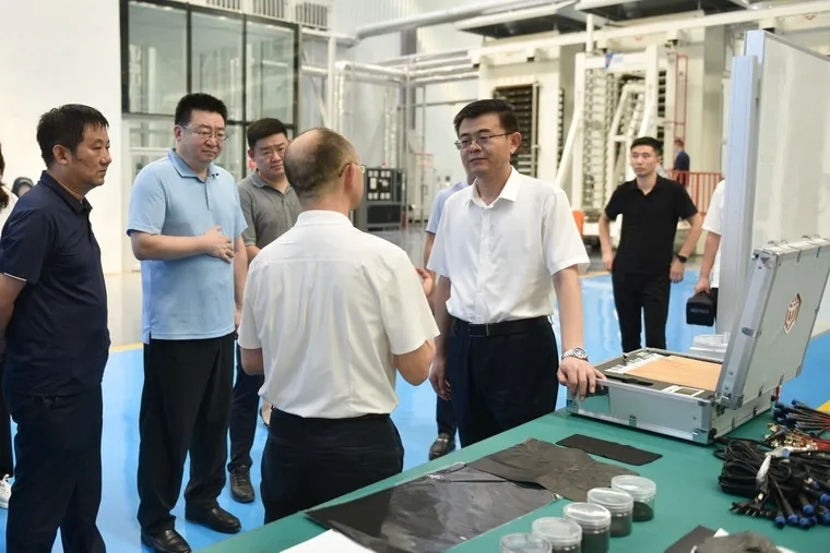 經(jīng)開區(qū)書記朱瑞顯及各領(lǐng)導(dǎo)來(lái)司調(diào)研